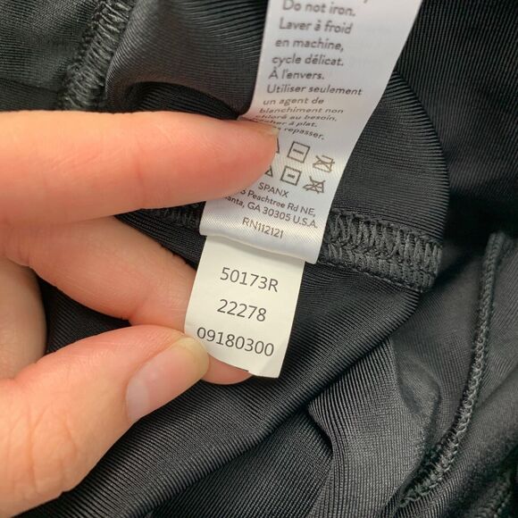 Spanx Short Women M Medium Black Faux Leather Wide Waistband Ledershorts Pull On - Picture 10 of 13